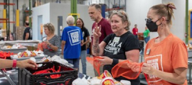 Northern Illinois Food Bank volunteers